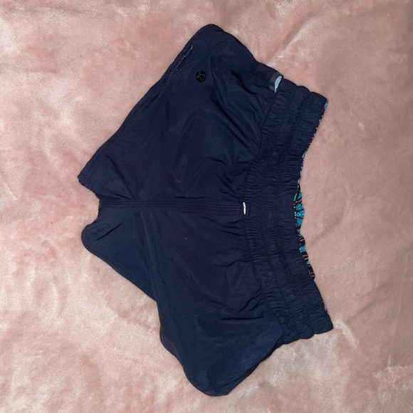lululemon reversible shorts - Picture 2 of 7
